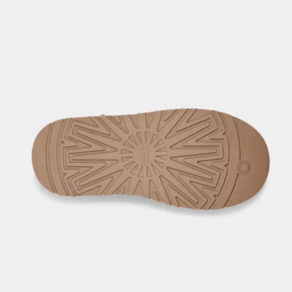 Ugg - Picture 6 of 6